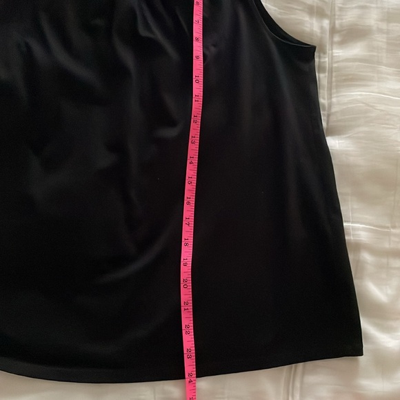 Uniqlo: Sleeveless Mock Neck Swing Top - Picture 10 of 11